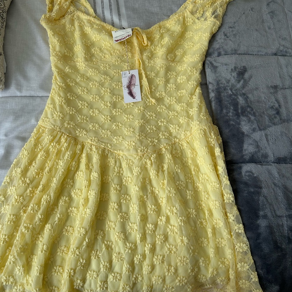 Jessica Simpson Yellow Lace Dress